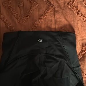 Lulu size 4 crops